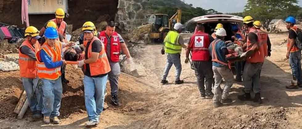 Dos albañiles lesionados tras el desprendimiento de un muro en construcción en Santa Ana