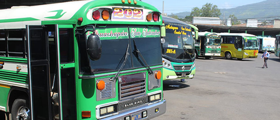 Capturan a vicepresidente de cooperativa de buses de Ahuachapán por irrespetar horario de servicio normal