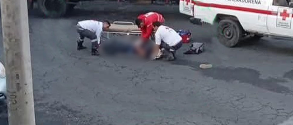 Pasajero cae de un microbús de la ruta 42-B en Antiguo Cuscatlán