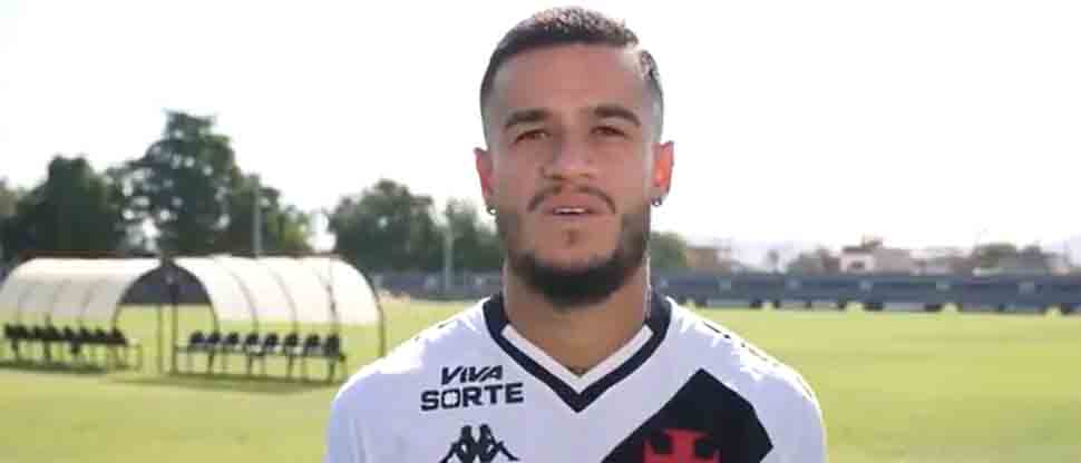 Exjugador del Barcelona se asusta tras escuchar una serie de tiros cuando daba una entrevista