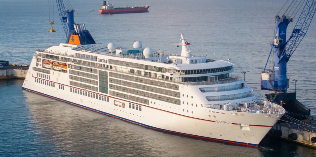 El Salvador recibe lujoso crucero con con más de mil turistas de todo el mundo