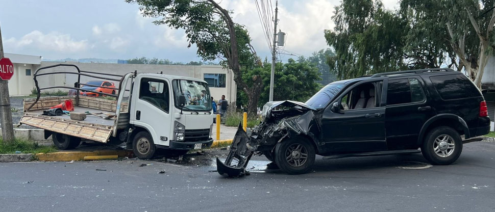 Reportan otro aparatoso accidente en colonia Escalón, San Salvador
