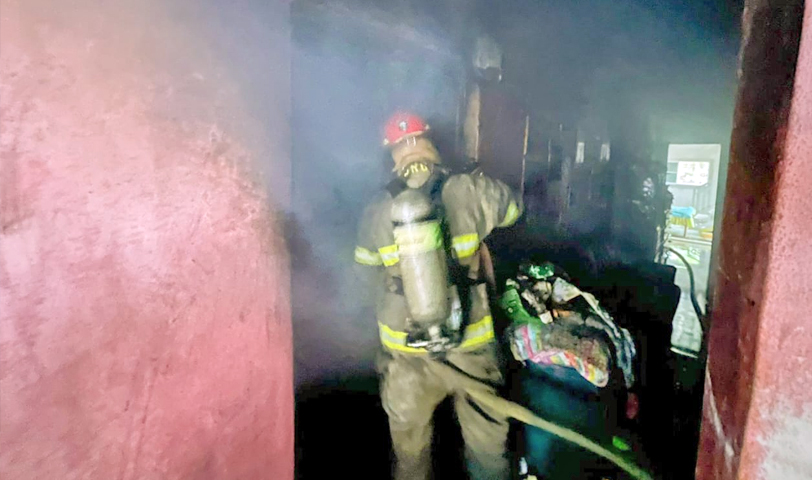Bomberos sofoca incendio estructural en taller de Zacatecoluca