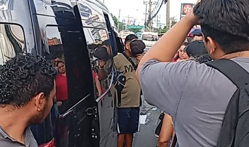 Denuncian a microbuseros piratas que están cobrando hasta $3.00 por cada usuario en San Salvador