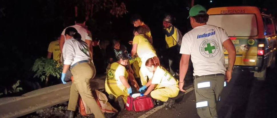 Motociclista pierde la vida y su acompañante resulta herida tras accidentarse en Santa Ana