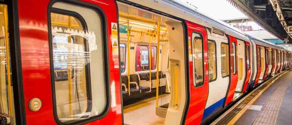 Apagón interrumpe servicio del metro de Londres este lunes