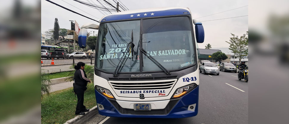 Multan a conductor que quiso pasarse de listo al cobrar el pasaje a usuarios