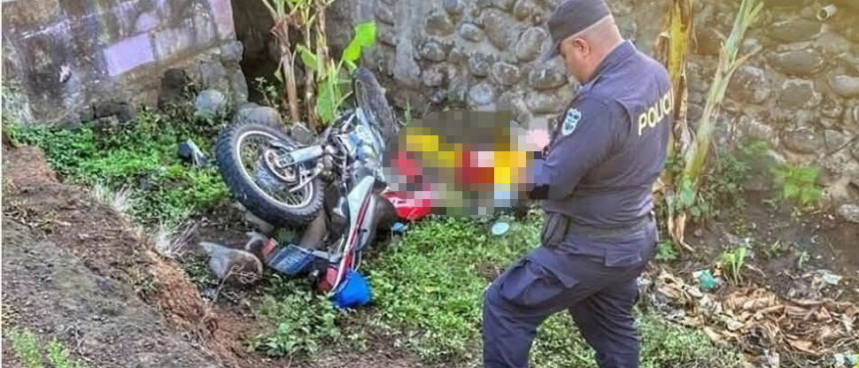 Motociclista pierde la vida al accidentarse en carretera a Sonsonate