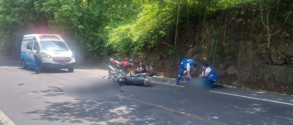 Motociclista pierde la vida tras aparatoso accidente en Chalatenango