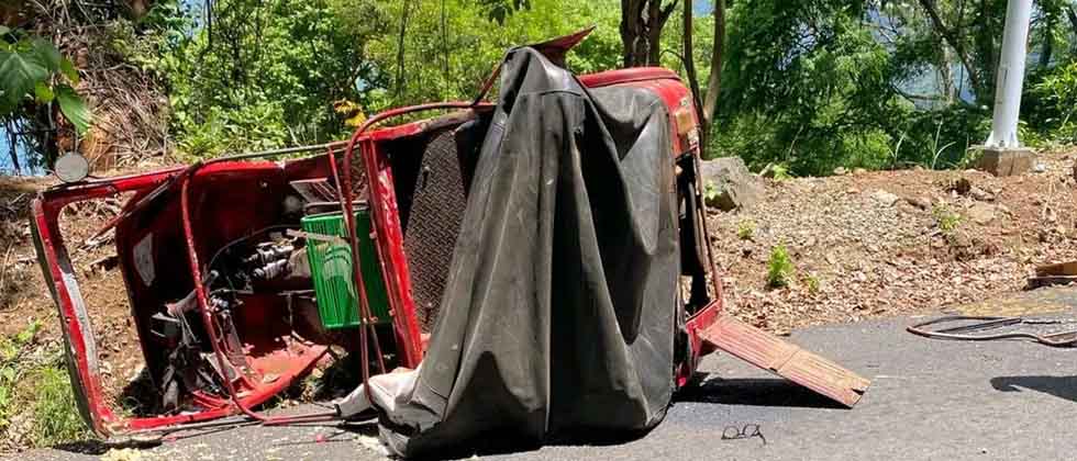 Cuatro lesionados tras volcar mototaxi en Santa Ana