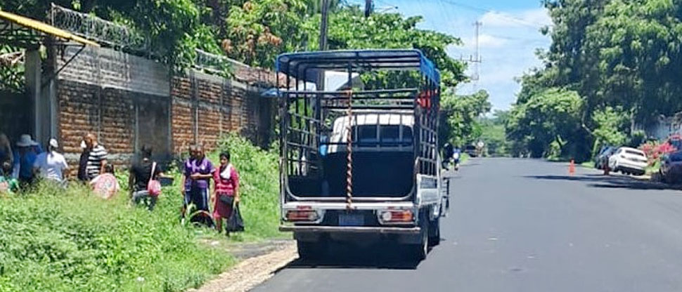 Cobrador resulta lesionado al caerse de un pick up en Cabañas