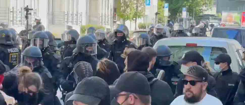 Policía alemana reprime marcha del 1 de mayo