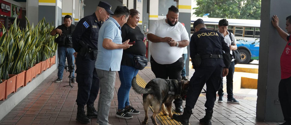 PNC realiza dispositivos de seguridad en terminal Nuevo Amanecer