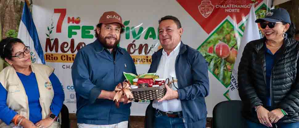 Vicepresidente Ulloa participa en el 7° Festival del Melocotón en Chalatenango Norte