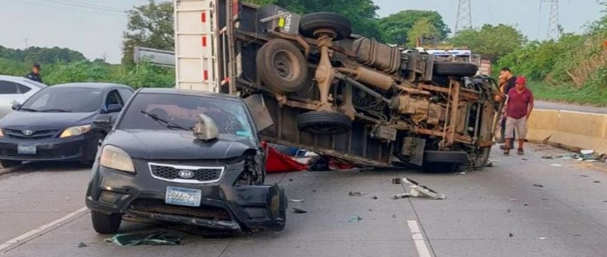 Una persona lesionada tras fuerte accidente en carretera a Sonsonate