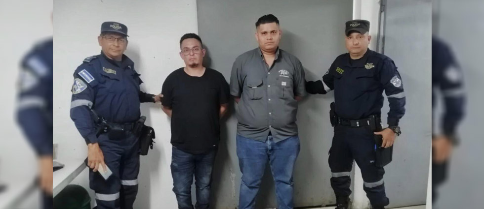 Arrestan a motoristas de la 101-B y 79 por disputarse la vía en Santa Tecla