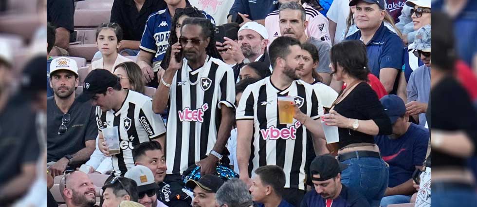 Lo que nunca imaginaste ver: ¡Snoop Dogg con la camiseta de Botafogo en el duelo contra el PSG!