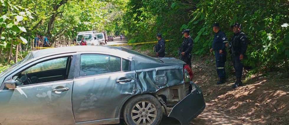 Conductor pierde la vida al volcar por manejar a excesiva velocidad en Suchitoto