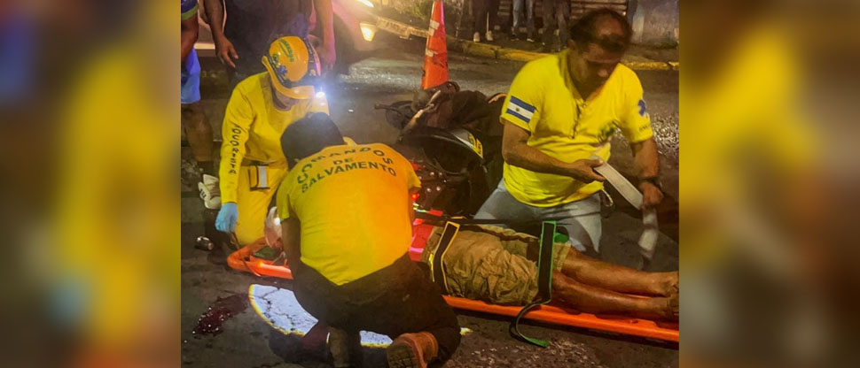 Adulto mayor sufre múltiples lesiones tras ser atropellado por camión en el centro de Sonsonate