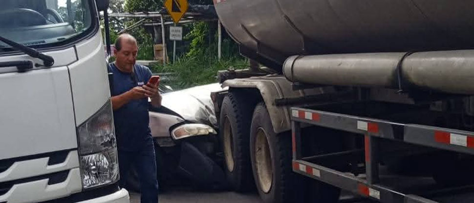 Múltiple choque paraliza el tráfico en el bulevar Constitución