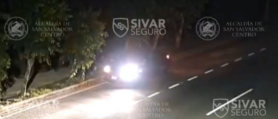 Captan a pareja haciendo “el delicioso” en el bulevar Rodríguez Porth 