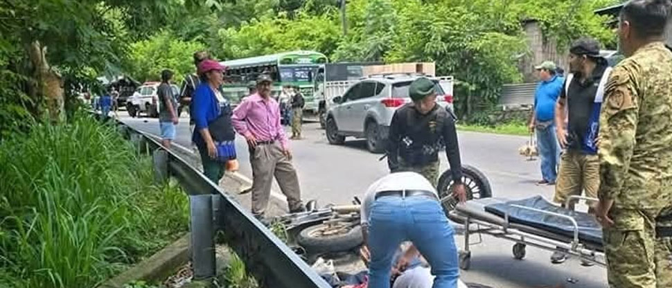 Motociclista integrante de grupo musical sufre aparatoso accidente en Morazán