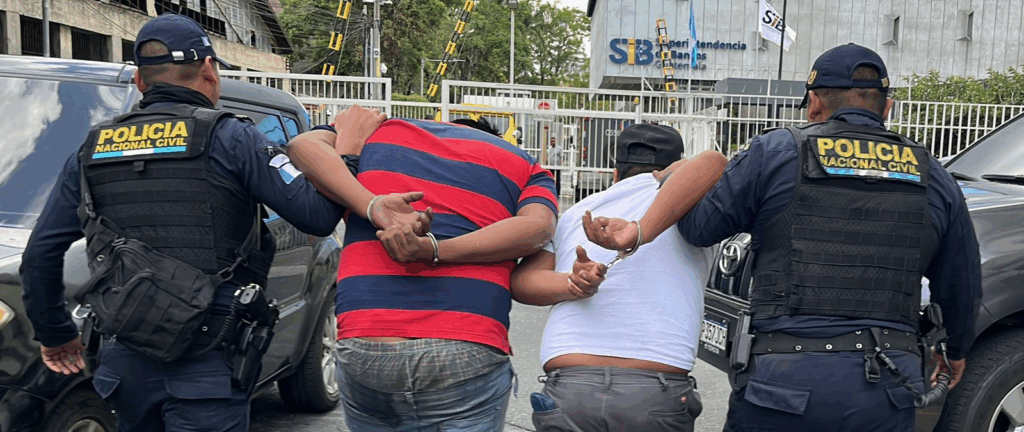 PNC guatemalteca captura a mareros que se dirigían a cometer un atentado en taxi pirata 