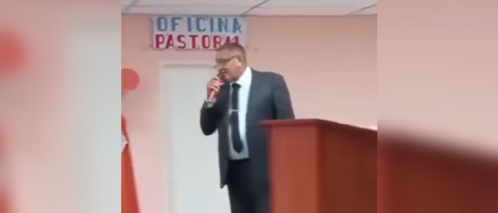 Este es el instante cuando pastor evangélico pierde la vida mientras oficiaba el culto