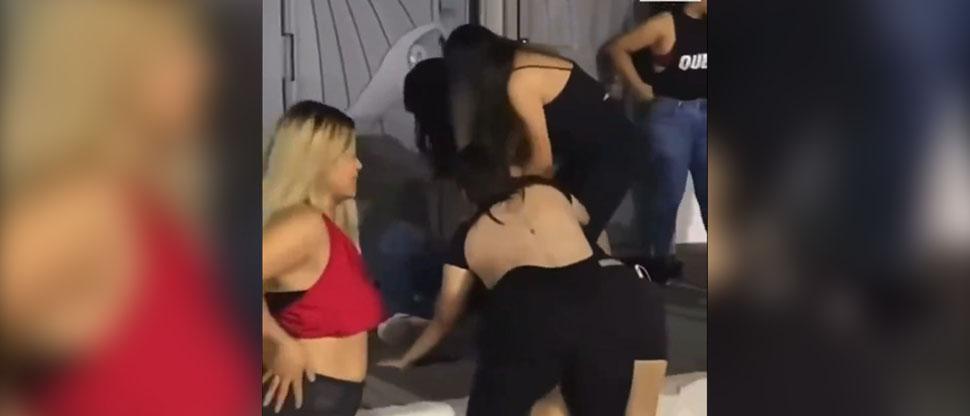 Captan momento cuando mujeres se “agarran del pelo” durante fiesta en Metapán