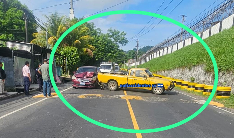 Accidente frente al penal de mariona bloquea paso en ambos sentidos