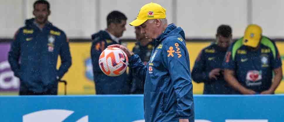 Ancelotti no podrá contar con Raphinha para el duelo contra Ecuador