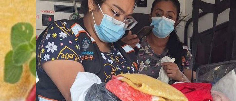 Envuelto en cobijas y dentro de una bolsa negra, así fue abandonado un bebé en Honduras