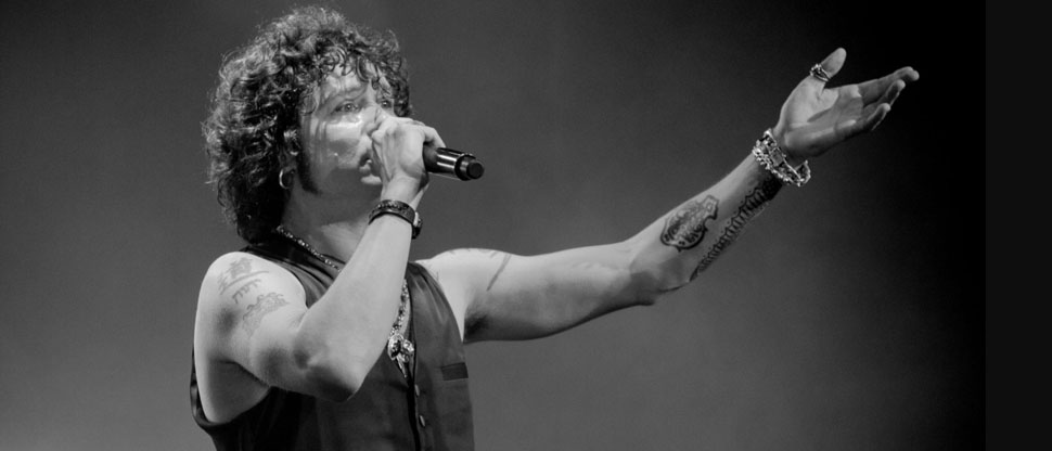 Enrique Bunbury se presenta en El Salvador con su banda Huracán Ambulante