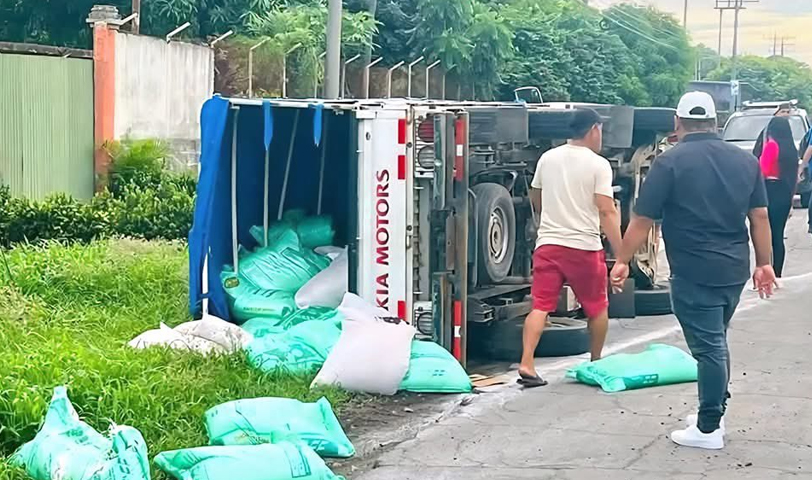 Una persona lesionada es el saldo que dejó vuelco de camioncito en carrera Litoral