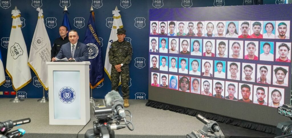 «Los padres no saben»: Estudiante detenida tiene 2 meses de embarazo