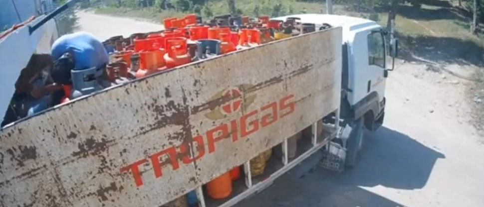 Honduras: trabajador sufre fuerte lesión tras ser contraminado con un camión en un muro