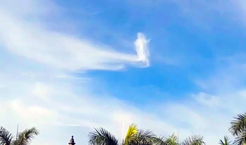 Fieles se rinden ante silueta de “Jesús” que se formó en las nubes en Filipinas