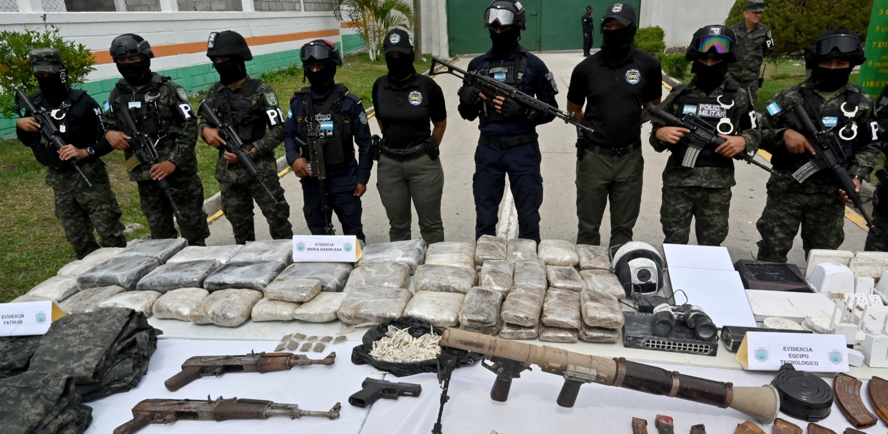 Decomisan lanzacohetes y fusiles en una cárcel de Honduras
