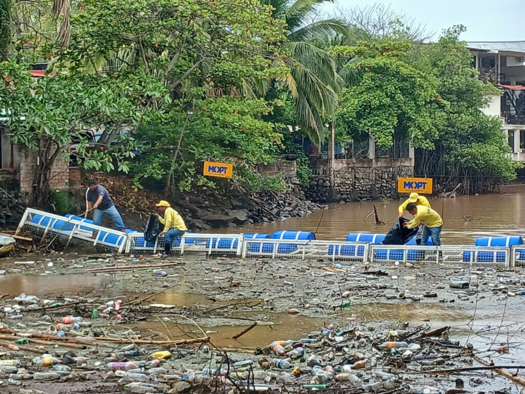 Colocan ríobardas en playa El Tunco