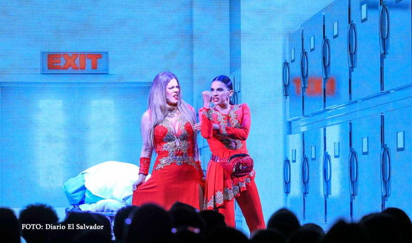 Lorna Cepeda y Natalia Ramírez conquistan a los salvadoreños con su obra, Muertas de Risa