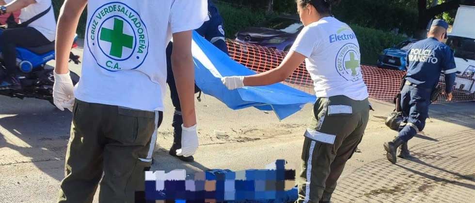 Motociclista muere en accidente camino a su trabajo