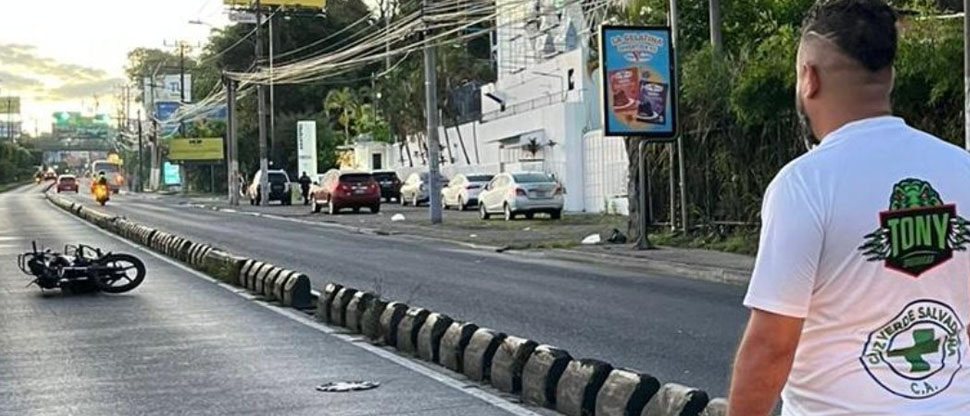 Motociclista fallece tras accidentarse en bulevar del Ejército
