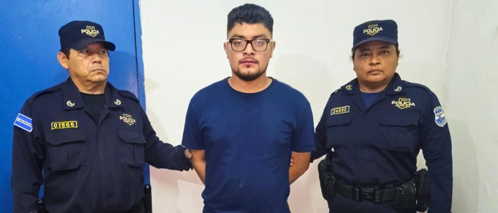 PNC detiene a sujeto que manejaba con 556° de alcohol en Cojutepeque