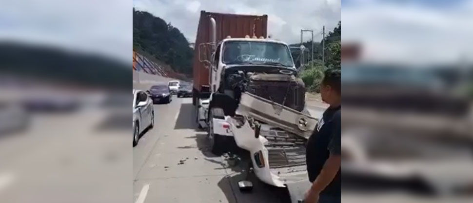 VMT coordina tráfico vehicular tras accidente de rastra en carretera Los Chorros