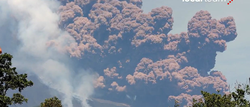 Italia: volcán Etna provocó fuertes explosiones tras entrar en erupción