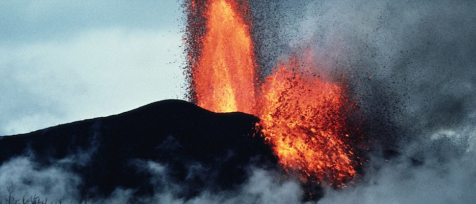 Hawái: volcán Kilauea entra en erupción con fuentes de lava de 300 metros de altura