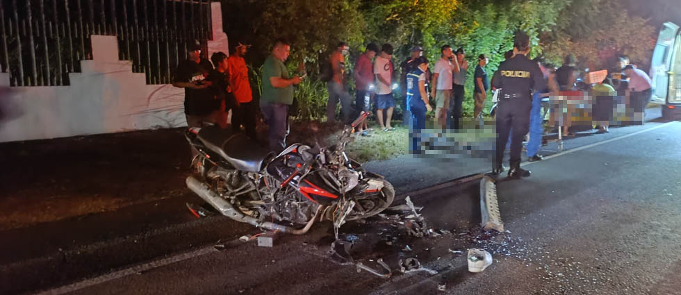 Motociclista y acompañante gravemente lesionados tras ser impactados por un auto en Morazán