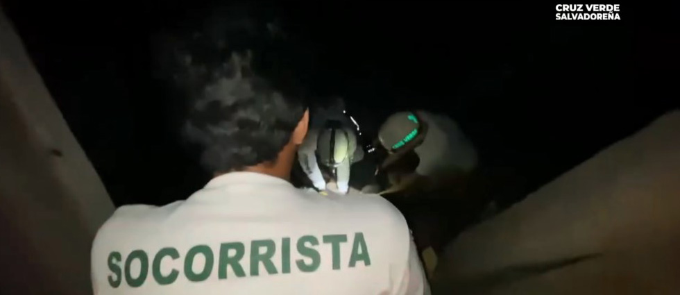 Adulto mayor cae en una quebrada tras lluvias registradas en San Salvador la noche del lunes