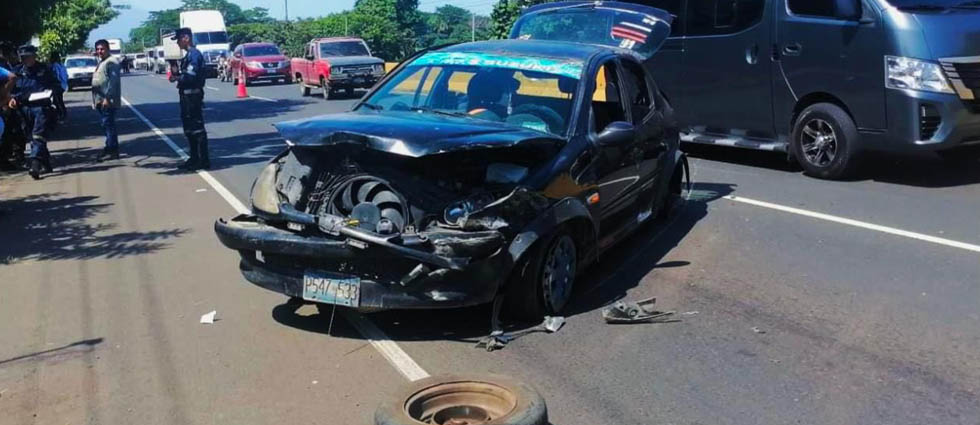 Un bebé de 2 meses y 2 adultos lesionados en siniestro originado por el exceso de velocidad