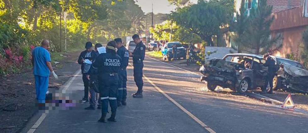 Santa Ana: dos fallecidos deja siniestro vial provocado por conductores ebrios que se disputaban la vía